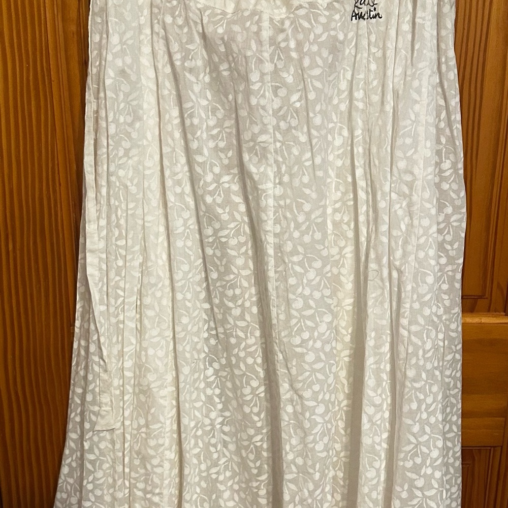 Kate Austin white cherry skirt - Picture 3 of 4